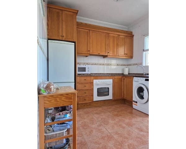 2 makuuhuone Huvila vuokrattavana paikassa Torrevieja mukana uima-altaan 
autotalli - 900 € (Ref: 9207767)