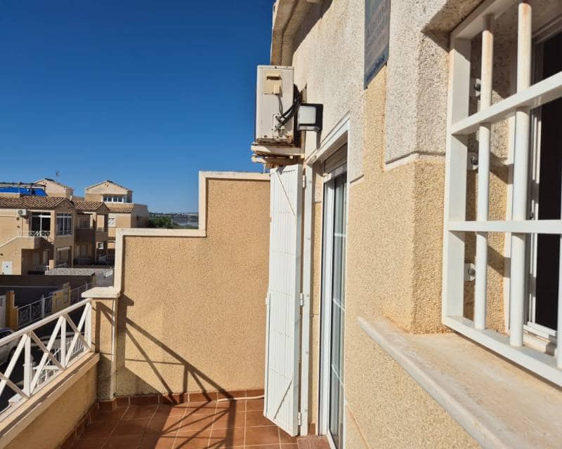 2 soveværelse Villa til leje i Torrevieja med swimmingpool garage - € 900 (Ref: 9207767)