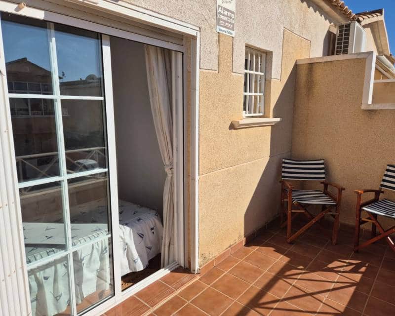 2 soveværelse Villa til leje i Torrevieja med swimmingpool garage - € 900 (Ref: 9207767)