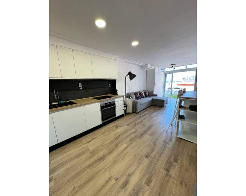 1 slaapkamer Strandappartement te huur in La Veleta - € 750 (Ref: 9244507)