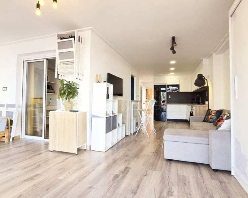 1 slaapkamer Strandappartement te huur in La Veleta - € 750 (Ref: 9244507)