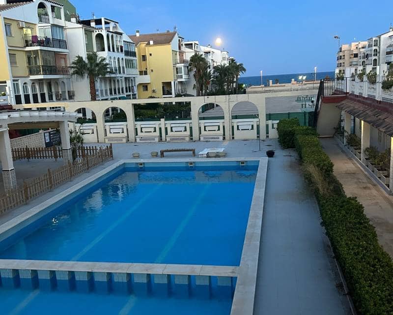 1 slaapkamer Strandappartement te huur in La Veleta - € 750 (Ref: 9244507)