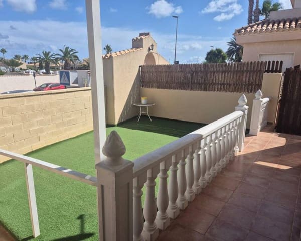 3 soverom Rekkehus til salgs i Playa Flamenca, Orihuela med svømmebasseng - € 239 000 (Ref: 9245605)