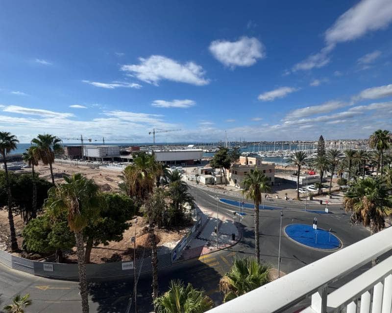 1 quarto Apartamento de Praia para arrendar em Torrevieja - 800 € (Ref: 9263502)