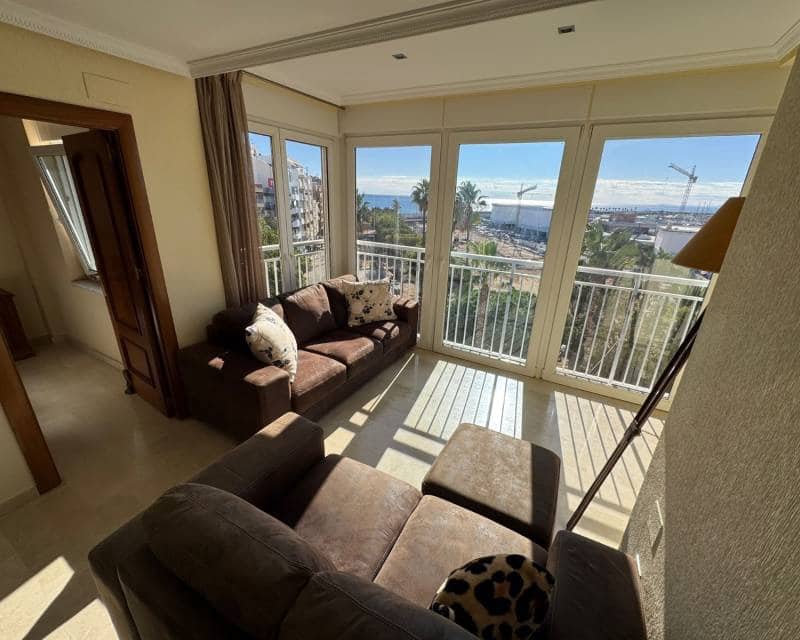 1 quarto Apartamento de Praia para arrendar em Torrevieja - 800 € (Ref: 9263502)