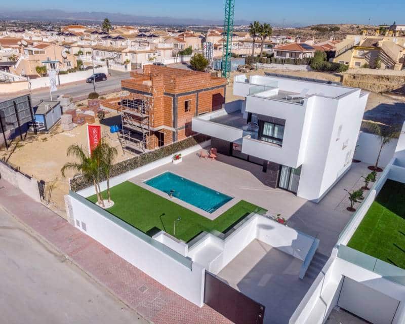 3 bedroom Villa for sale in Rojales - € 549,000 (Ref: 9296156)