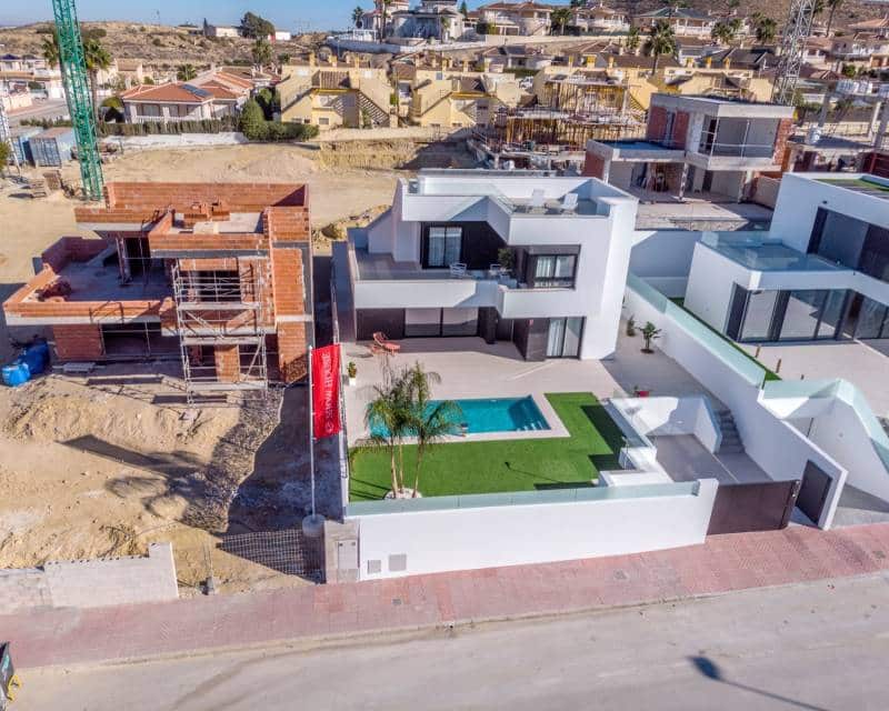 3 bedroom Villa for sale in Rojales - € 549,000 (Ref: 9296156)