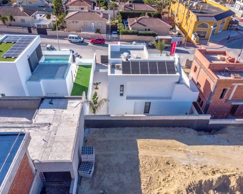 3 bedroom Villa for sale in Rojales - € 549,000 (Ref: 9296156)