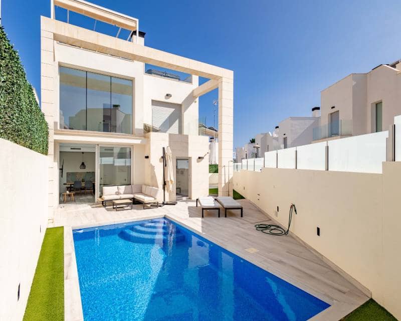 4 bedroom Villa for sale in Orihuela Costa with pool - € 620,000 (Ref: 9311873)