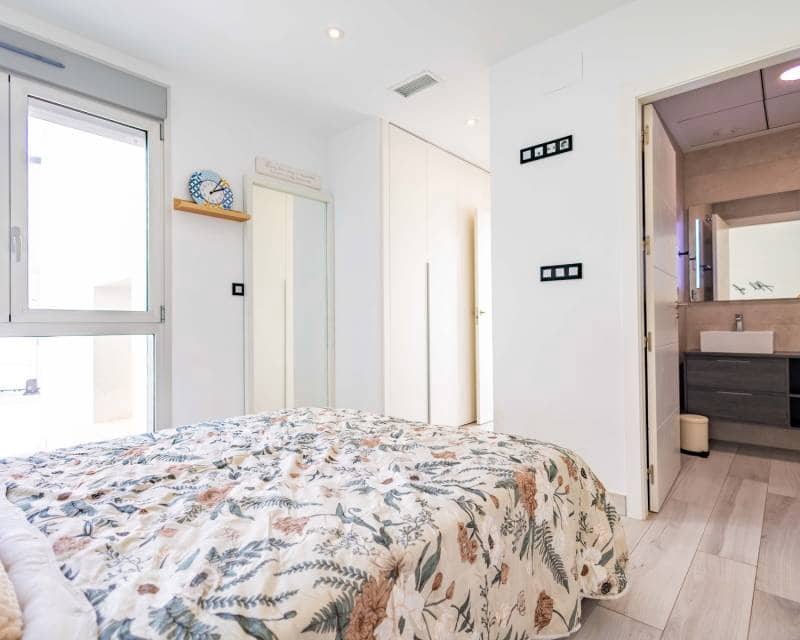 4 bedroom Villa for sale in Orihuela Costa with pool - € 620,000 (Ref: 9311873)