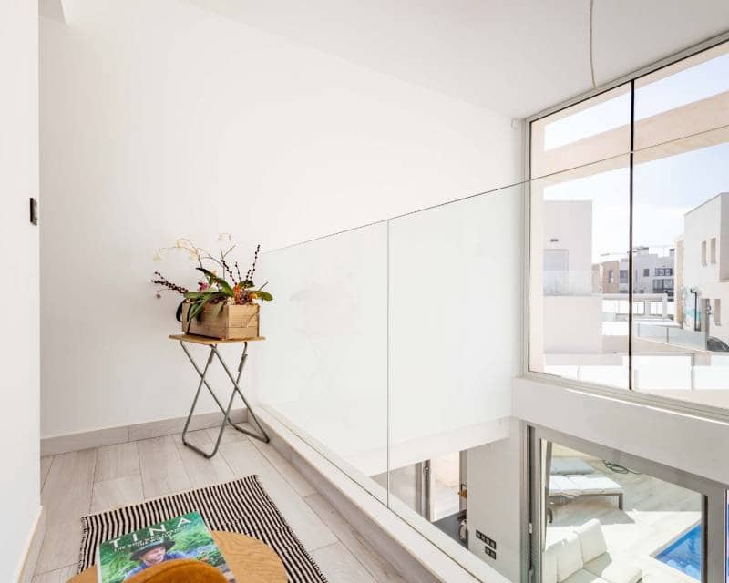 4 bedroom Villa for sale in Orihuela Costa with pool - € 620,000 (Ref: 9311873)