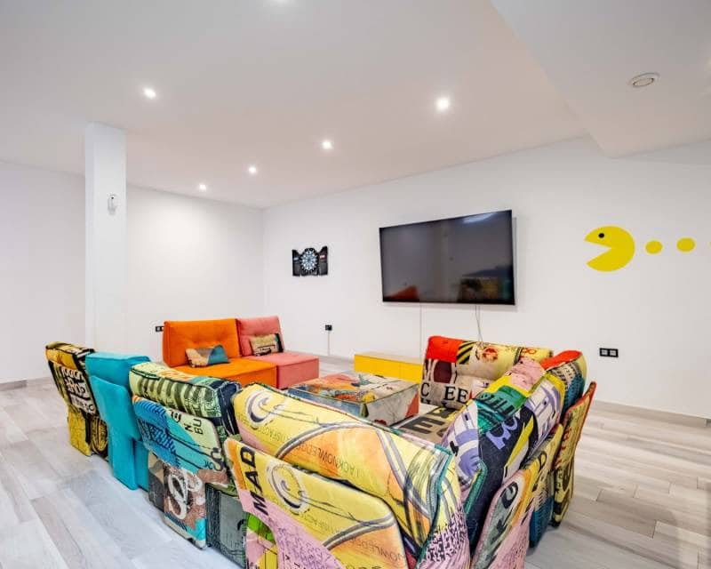 4 bedroom Villa for sale in Orihuela Costa with pool - € 620,000 (Ref: 9311873)