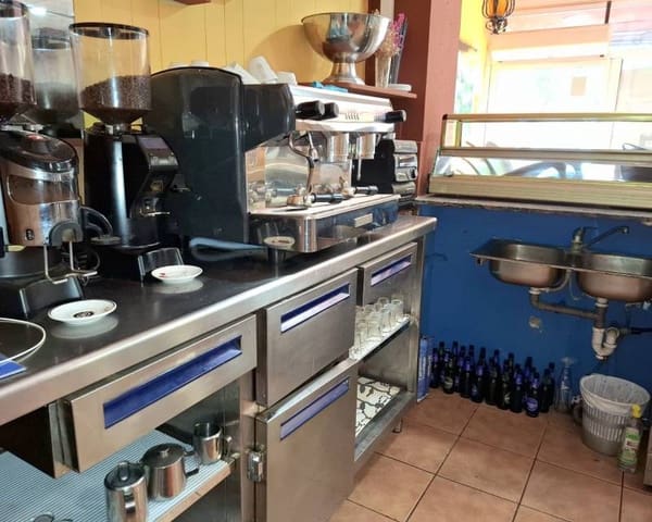 1 bedroom Business for rent in Antonio Machado, Torrevieja - € 1,600 (Ref: 9325348)