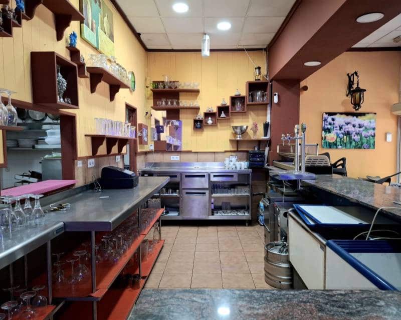 Negocio de 1 habitación en Torrevieja en alquiler - 1.600 € (Ref: 9325348)