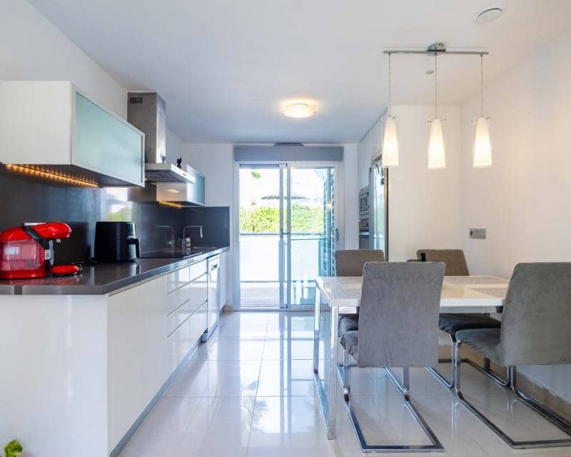 2 soveværelse Lejlighed til salg i Punta Prima med swimmingpool garage - € 249.000 (Ref: 9335518)