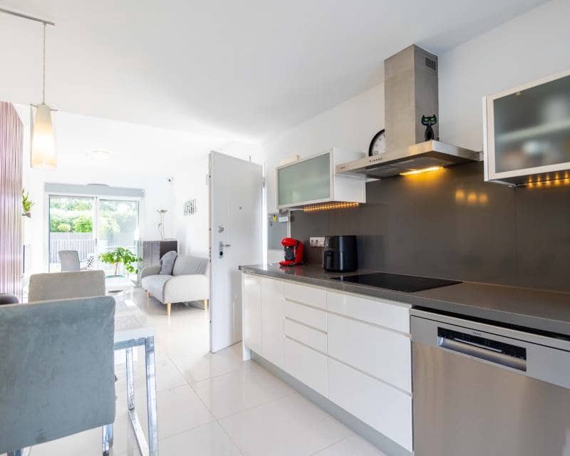 2 soveværelse Lejlighed til salg i Punta Prima med swimmingpool garage - € 249.000 (Ref: 9335518)