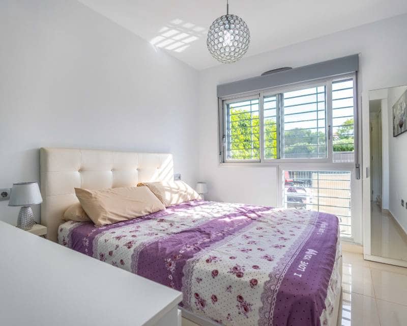 2 soveværelse Lejlighed til salg i Punta Prima med swimmingpool garage - € 249.000 (Ref: 9335518)