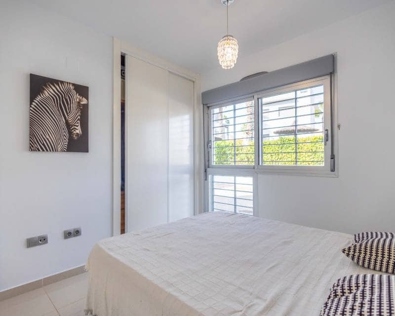 2 soveværelse Lejlighed til salg i Punta Prima med swimmingpool garage - € 249.000 (Ref: 9335518)