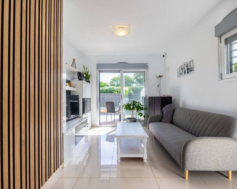 2 soveværelse Lejlighed til salg i Punta Prima med swimmingpool garage - € 249.000 (Ref: 9335518)