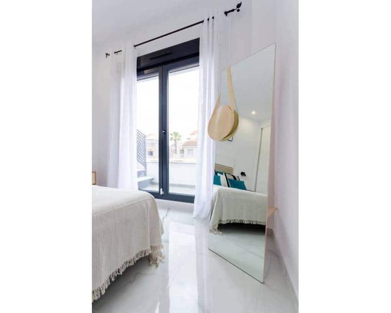 3 bedroom Villa for sale in Torrevieja with pool - € 409,000 (Ref: 9335713)