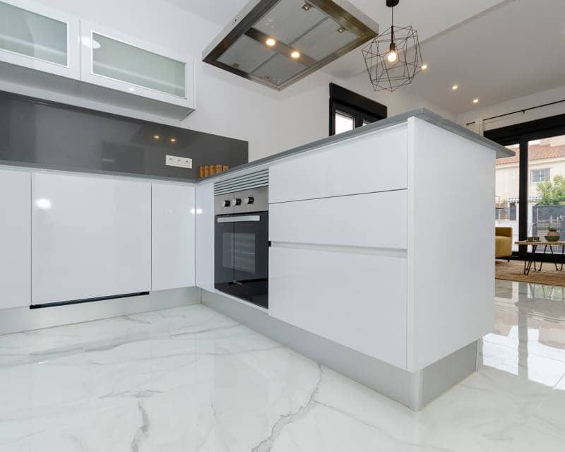 3 bedroom Villa for sale in Torrevieja with pool - € 409,000 (Ref: 9335713)