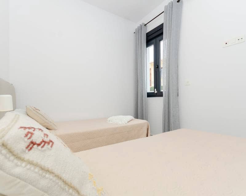 3 bedroom Villa for sale in Torrevieja with pool - € 409,000 (Ref: 9335713)