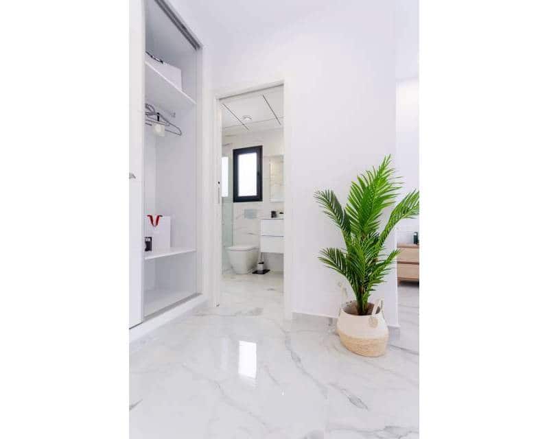 3 bedroom Villa for sale in Torrevieja with pool - € 409,000 (Ref: 9335713)