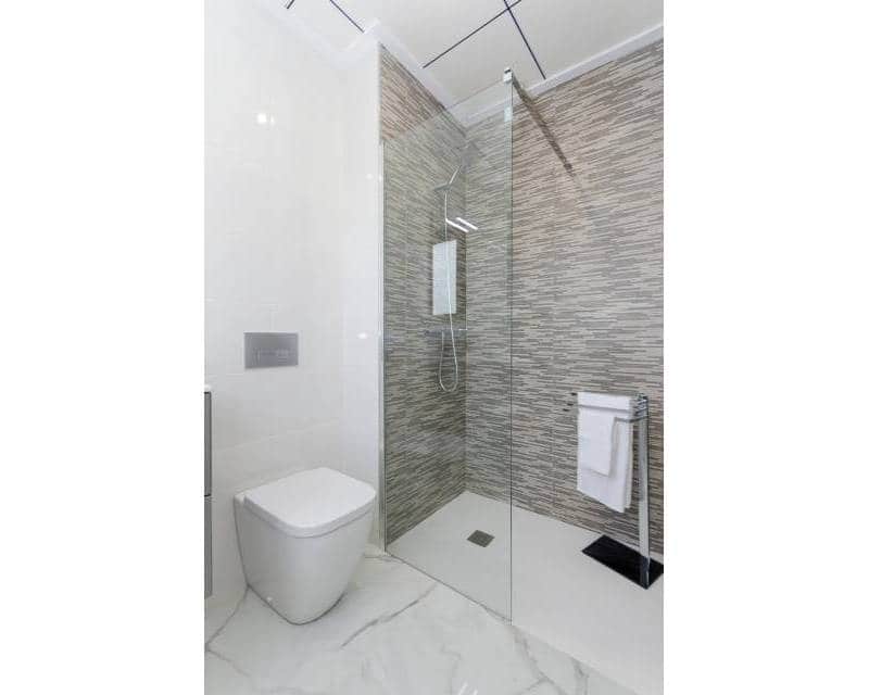 3 bedroom Villa for sale in Torrevieja with pool - € 409,000 (Ref: 9335713)