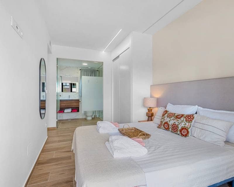 2 soveværelse Lejlighed til salg i Orihuela Costa med swimmingpool - € 249.500 (Ref: 9343887)