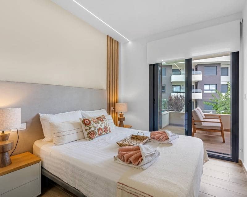 2 soveværelse Lejlighed til salg i Orihuela Costa med swimmingpool - € 249.500 (Ref: 9343887)