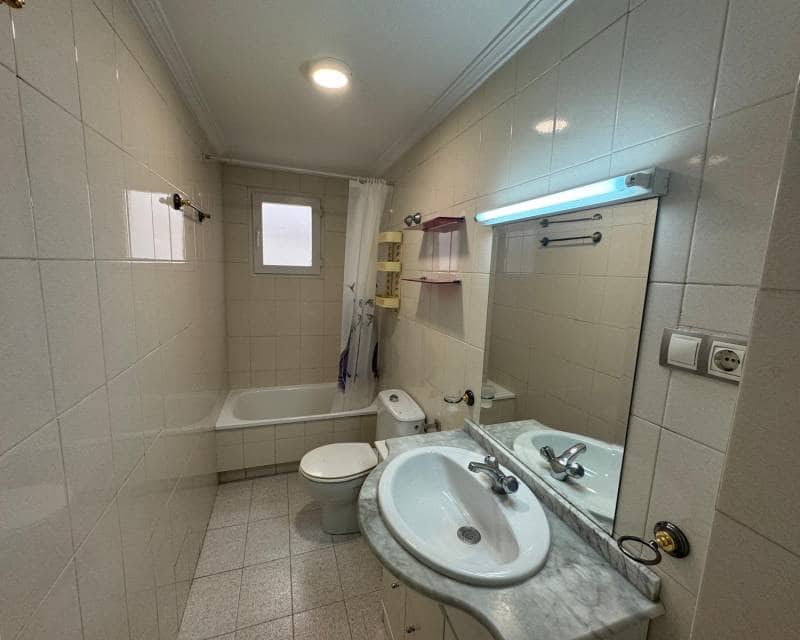 3 slaapkamer Appartement te huur in Torrevieja - € 950 (Ref: 9345778)