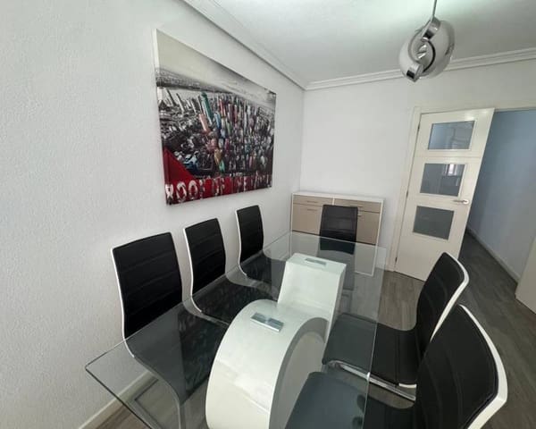 3 slaapkamer Appartement te huur in Las Piscinas Naturales, Torrevieja - € 950 (Ref: 9345778)