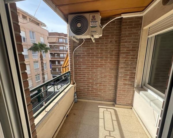 3 slaapkamer Appartement te huur in Las Piscinas Naturales, Torrevieja - € 950 (Ref: 9345778)