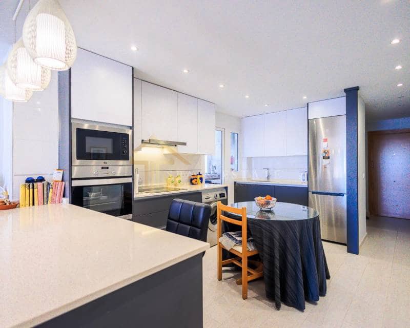 3 bedroom Beach Apartment for sale in Torrevieja - € 329,000 (Ref: 9348508)