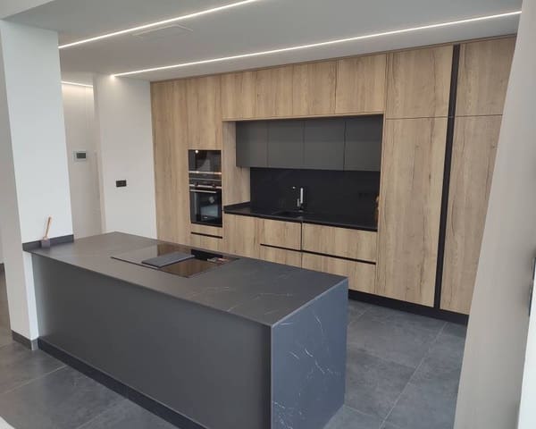 Chalet de 3 habitaciones en Los Balcones en venta con piscina - 650.000 € (Ref: 9354038)