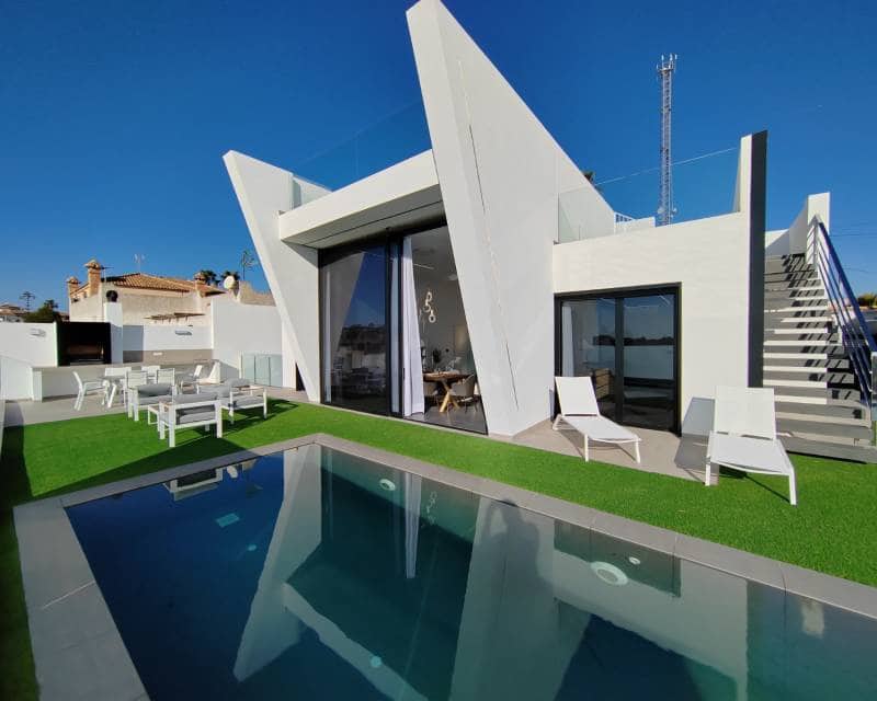 Chalet de 3 habitaciones en Los Balcones en venta con piscina - 650.000 € (Ref: 9354038)