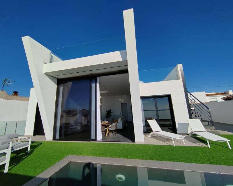 Chalet de 3 habitaciones en Los Balcones en venta con piscina - 650.000 € (Ref: 9354038)