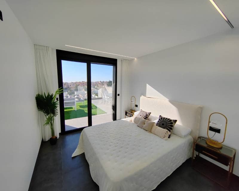 Chalet de 3 habitaciones en Los Balcones en venta con piscina - 650.000 € (Ref: 9354038)