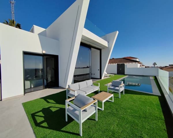 Chalet de 3 habitaciones en Los Balcones en venta con piscina - 650.000 € (Ref: 9354038)