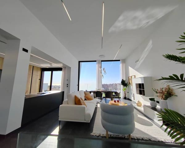 Chalet de 3 habitaciones en Los Balcones en venta con piscina - 650.000 € (Ref: 9354038)