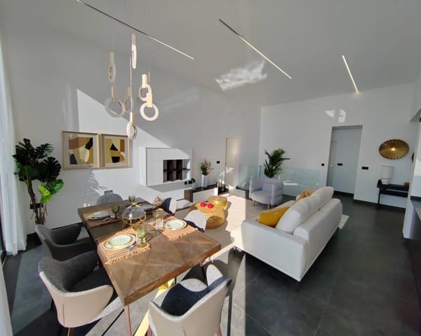 Chalet de 3 habitaciones en Los Balcones en venta con piscina - 650.000 € (Ref: 9354038)