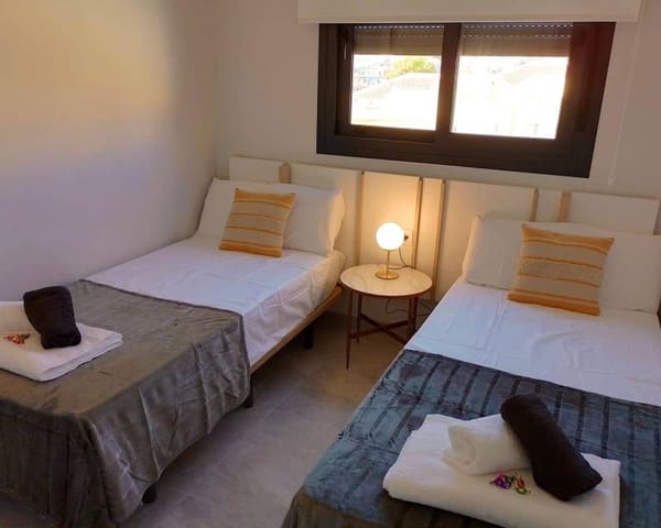 2 soverom Leilighet til salgs i Blue Lagoon med svømmebasseng - € 265 000 (Ref: 9354170)