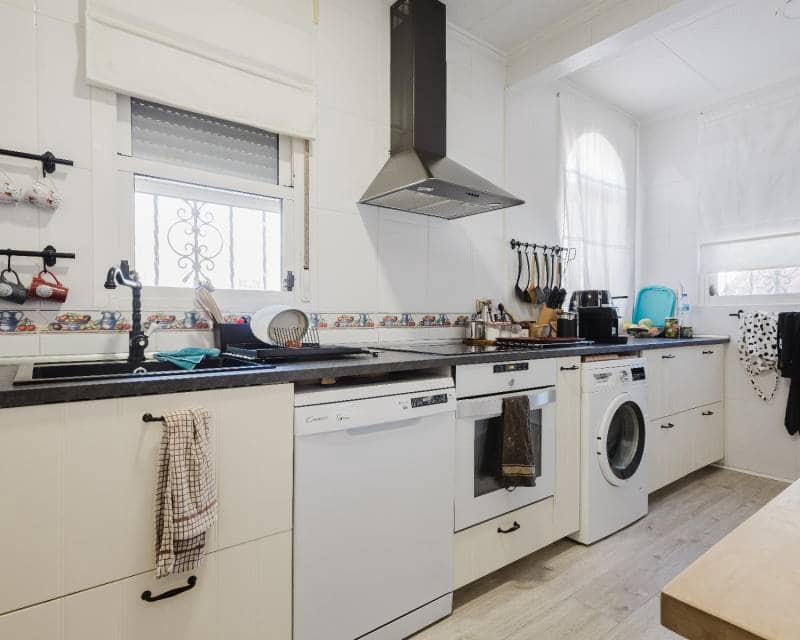 5 slaapkamer Villa te koop in La Siesta met zwembad - € 449.000 (Ref: 9362928)