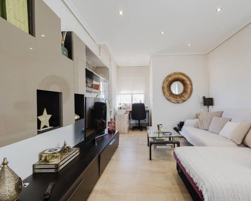 5 slaapkamer Villa te koop in La Siesta met zwembad - € 449.000 (Ref: 9362928)