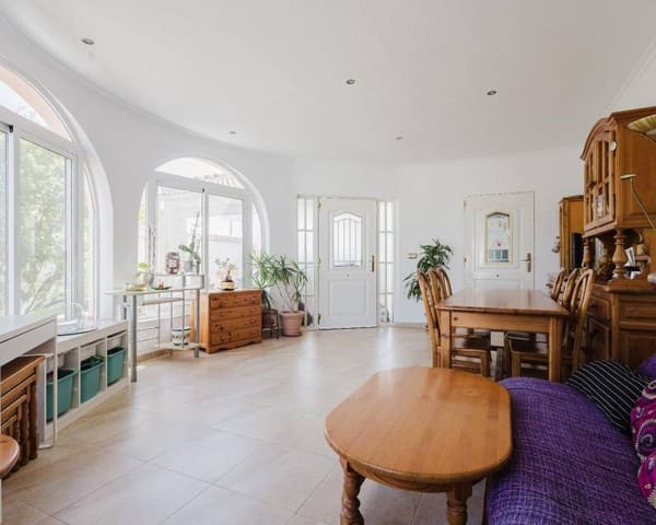 Chalet de 5 habitaciones en La Siesta, Torrevieja en venta con piscina - 449.000 € (Ref: 9362928)