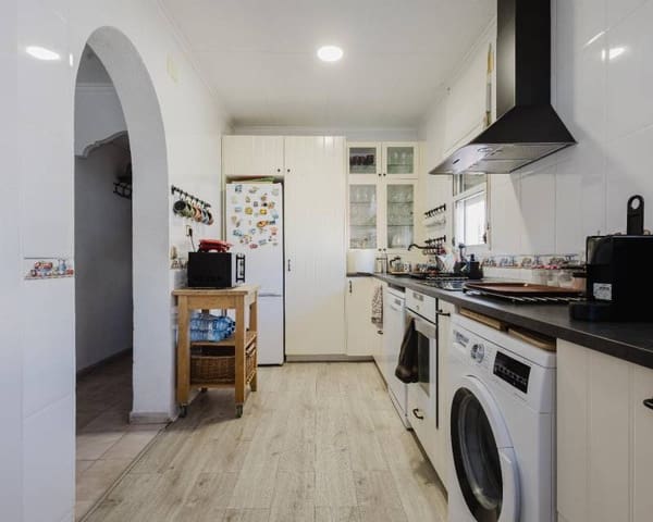 Chalet de 5 habitaciones en La Siesta, Torrevieja en venta con piscina - 449.000 € (Ref: 9362928)