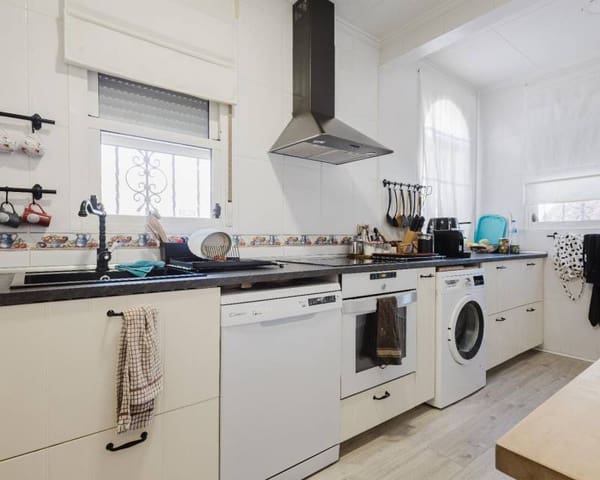 Chalet de 5 habitaciones en La Siesta, Torrevieja en venta con piscina - 449.000 € (Ref: 9362928)