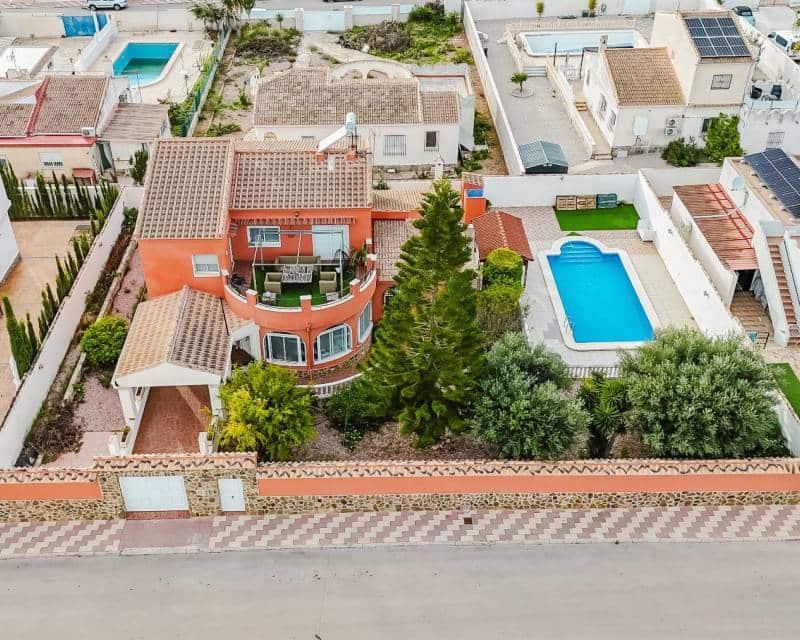 5 slaapkamer Villa te koop in La Siesta met zwembad - € 449.000 (Ref: 9362928)