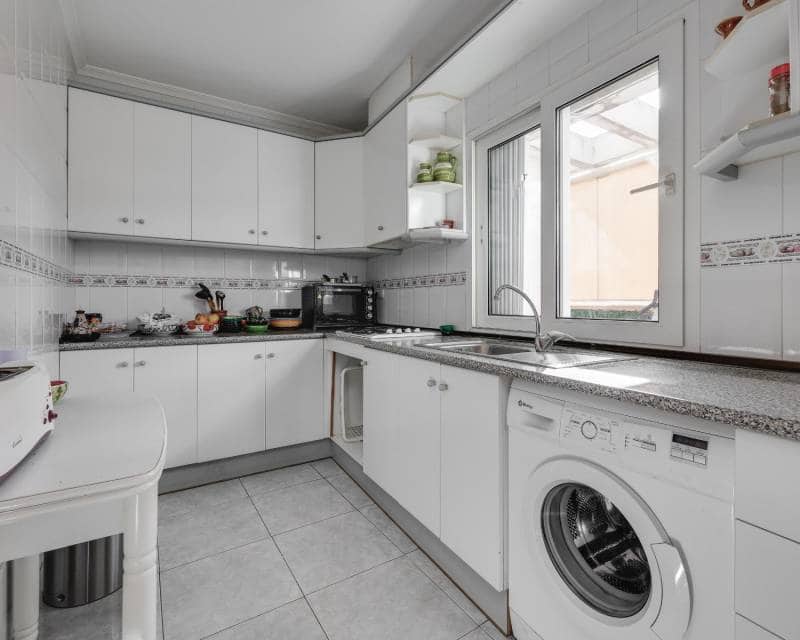 2 makuuhuone Kattohuoneisto myytävänä paikassa Torrevieja - 169 500 € (Ref: 9363101)