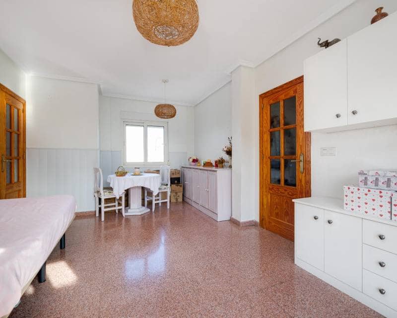 2 makuuhuone Kattohuoneisto myytävänä paikassa Torrevieja - 169 500 € (Ref: 9363101)